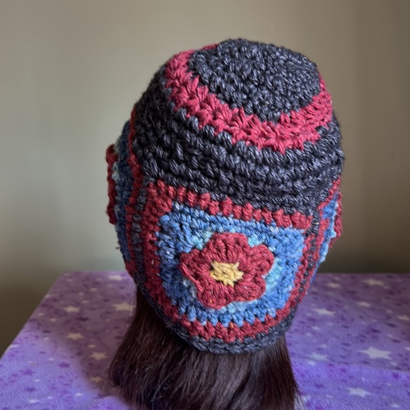 Crochet flowers beanie medium wool blend beautiful new - Picture 4 of 11